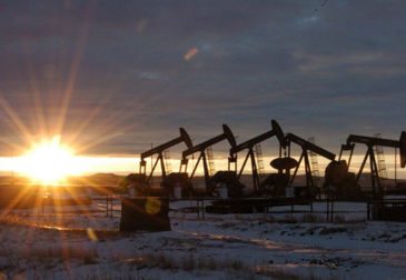 Цена на нефть опустилась до своего минимума