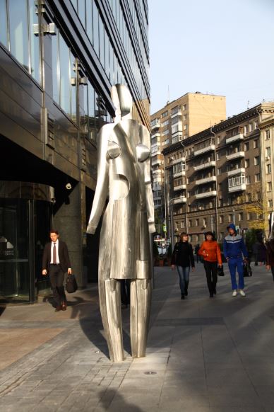 statue-in-the-white-square-moscow-frangulyan-wsj2