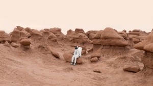 160729141705-julien-mauve-greetings-from-mars-9-super-169