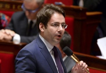 Франция требует остановки переговоров по торновому соглашению с США