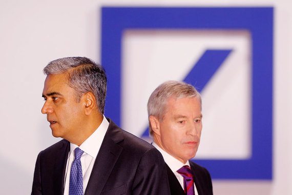 Согендиректора Deutsche Bank Аншу Джейн и Юрген Фитшен. Источник: www. vedomosti.ru