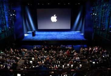 Apple запускает в России платежный сервис