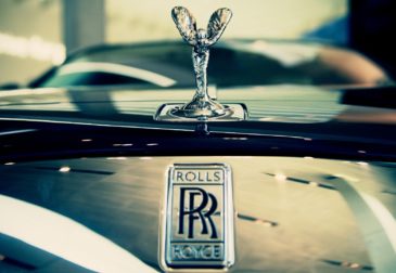 «Простой человек» купил номерной знак для своего Rolls-Royce за $9 млн.