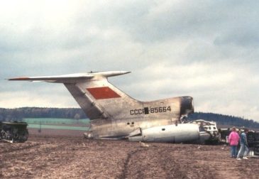 Ответ на петицию: министр транспорта считает, что пока рано запрещать Ту-154