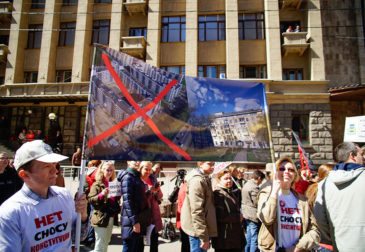 Мой дом — моя крепость: москвичи митингуют против сноса пятиэтажек