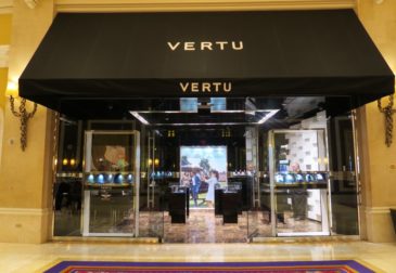 Apple раздавил Vertu