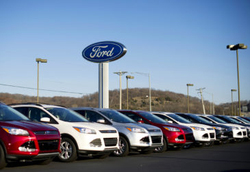 Ford закрывает бизнес в России
