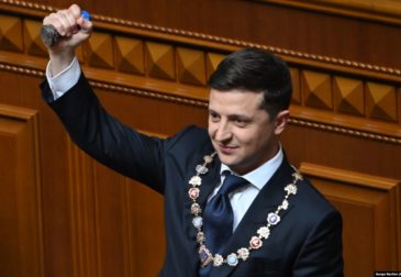 Владимир Зеленский вступил в должность президента Украины и распустил Верховную Раду