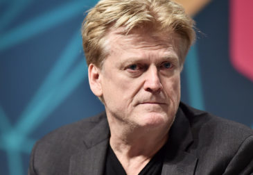 Глава Overstock подал в отставку после своего признания в тесных связях с Россией