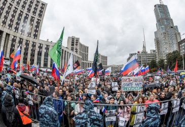 «Отпускай!» В центре Москвы прошел массовый митинг в поддержку политзаключенных