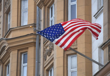 Что случилось с американскими дипломатами в России?