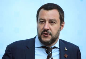 Бывший вице-премьер и экс-глава МВД Италии Маттео Сальвини предстанет перед судом за превышение полномочий
