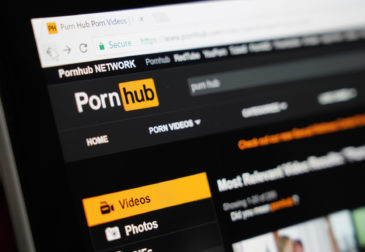 PornHub открыл всем бесплатный премиум-доступ, призывая к самоизоляции