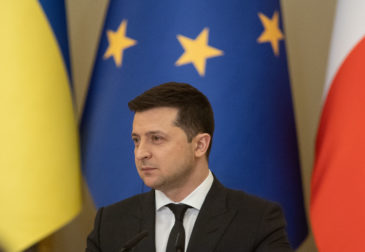 Зеленский заговорил на русском